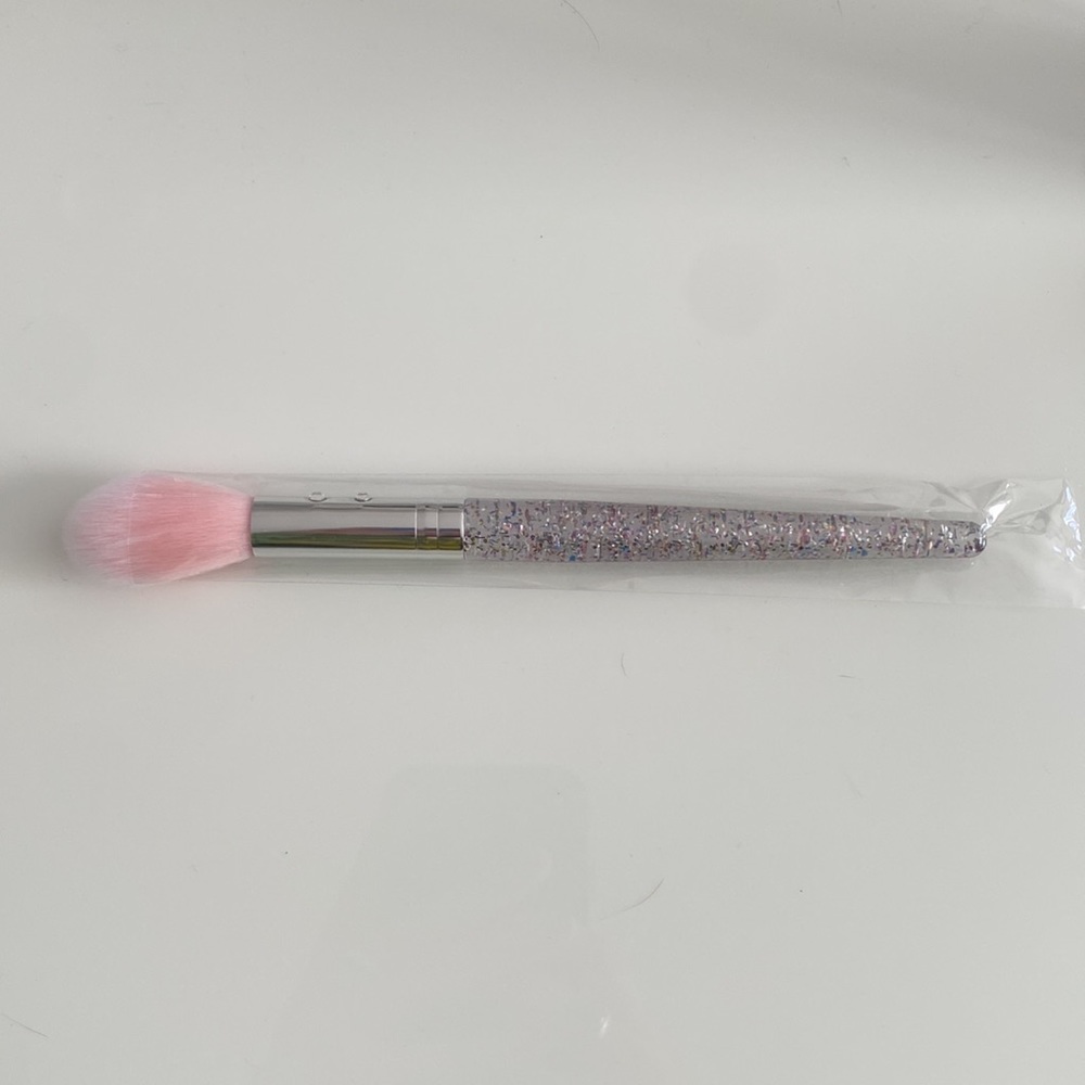 SLMISSGLAM BB5 Powder Brush - Picture 3 of 3